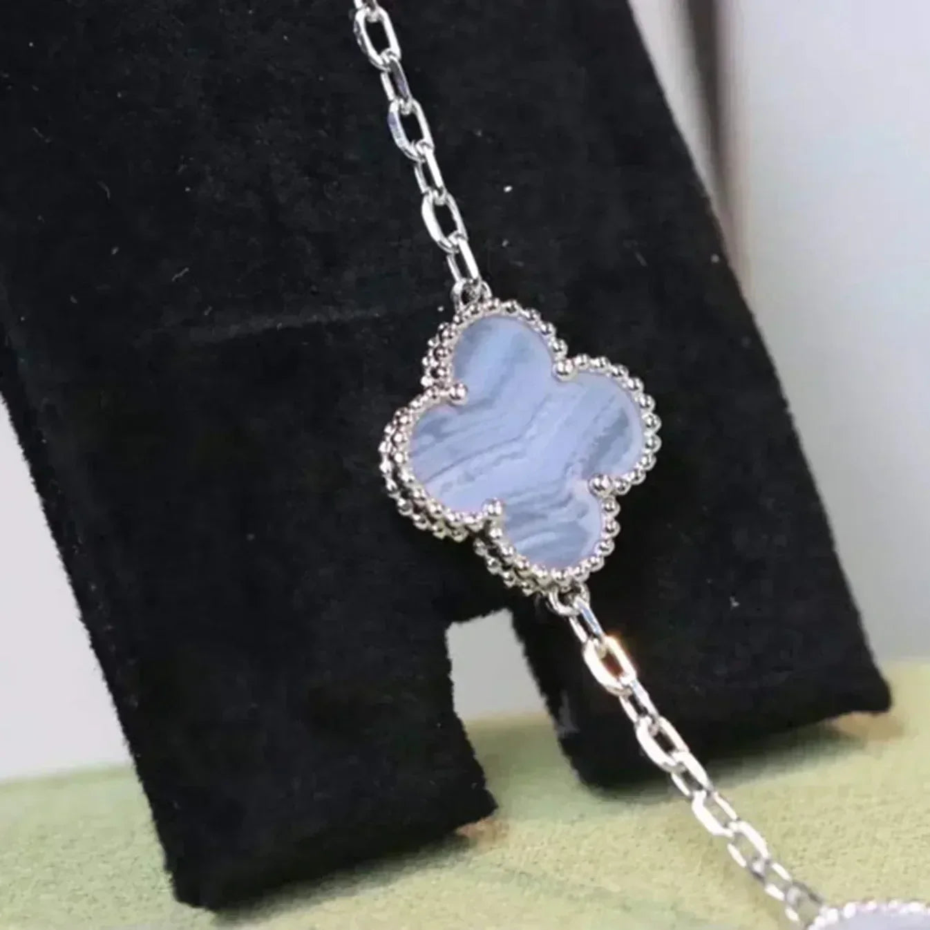 [Sparkle]LUCKY CLOVER 5-MOTIF-ARMBAND - PURPLE CHALCEDONY KOLLEKTION
