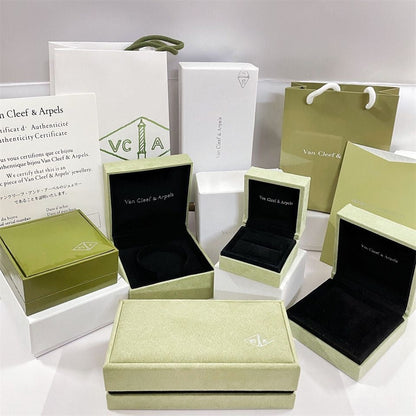 [sparkle Jewelry ]VA CLOVER BRACELET NECKLACE RING BOX GIFT BAG