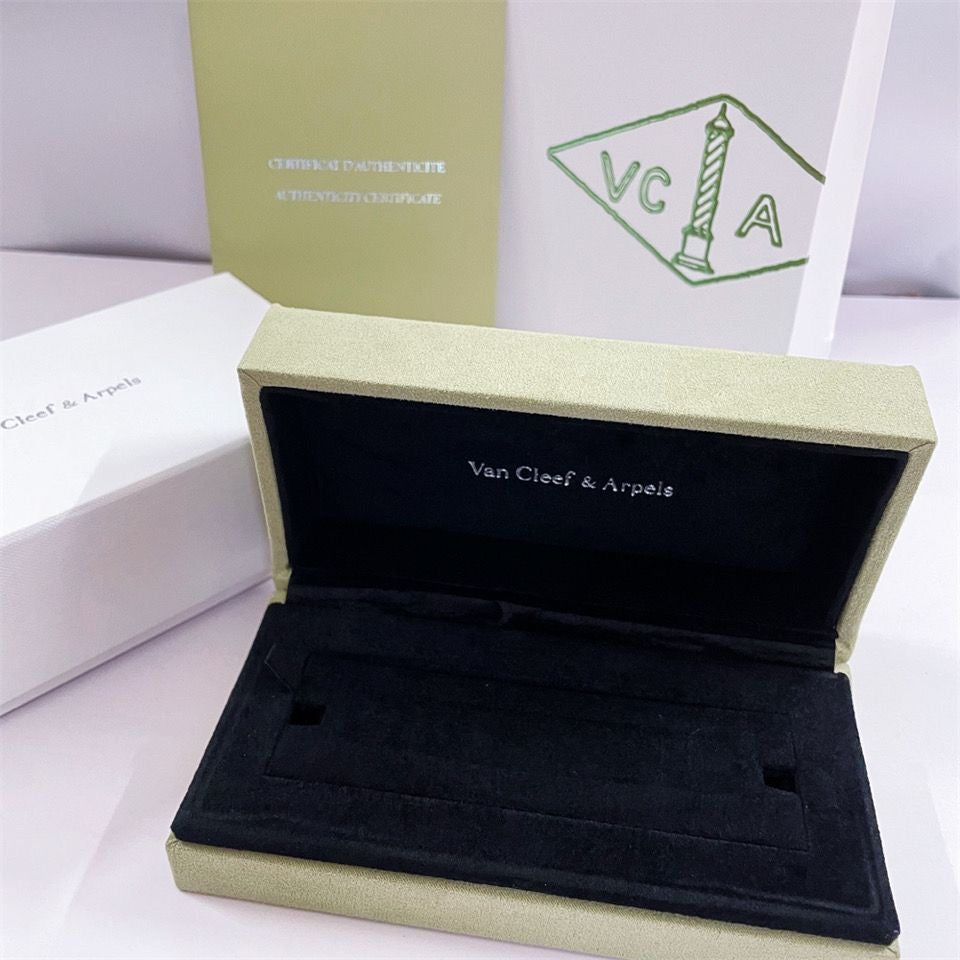 [sparkle Jewelry ]VA CLOVER BRACELET NECKLACE RING BOX GIFT BAG