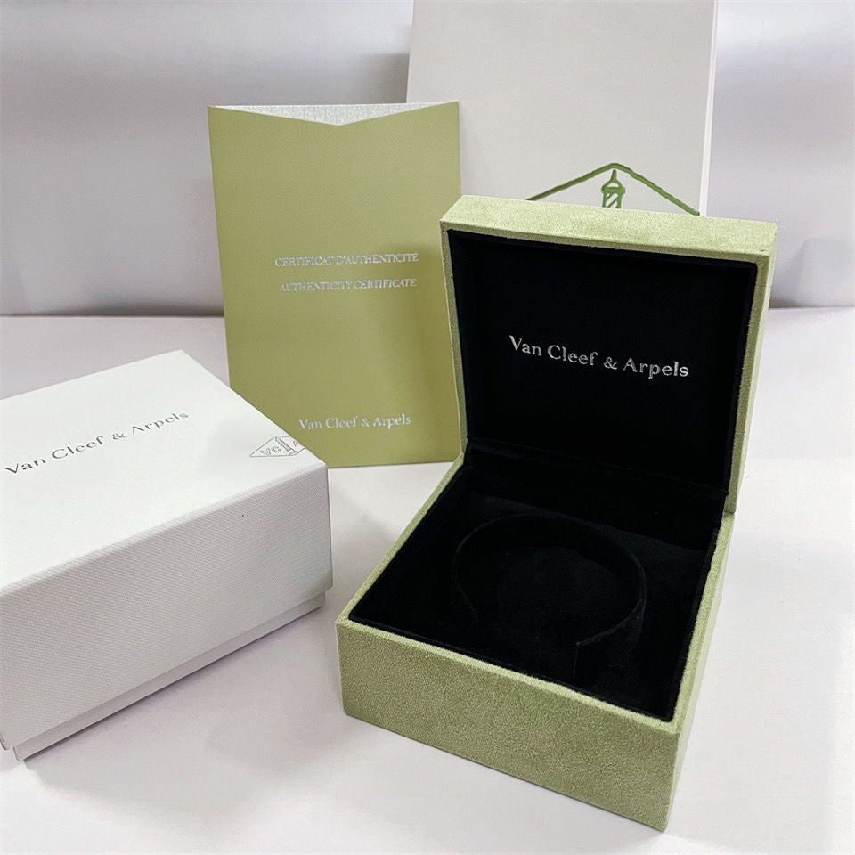 [sparkle Jewelry ]VA CLOVER BRACELET NECKLACE RING BOX GIFT BAG
