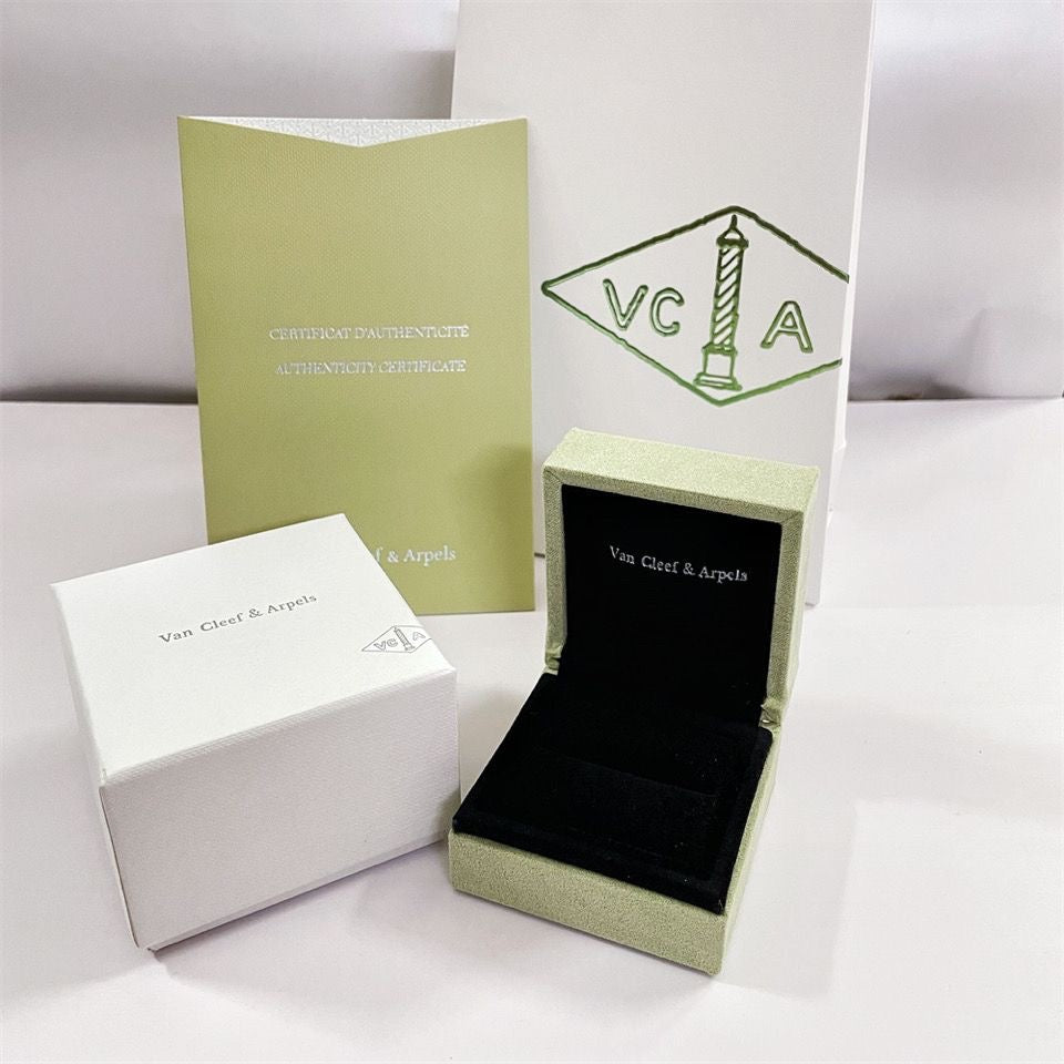[sparkle Jewelry ]VA CLOVER BRACELET NECKLACE RING BOX GIFT BAG