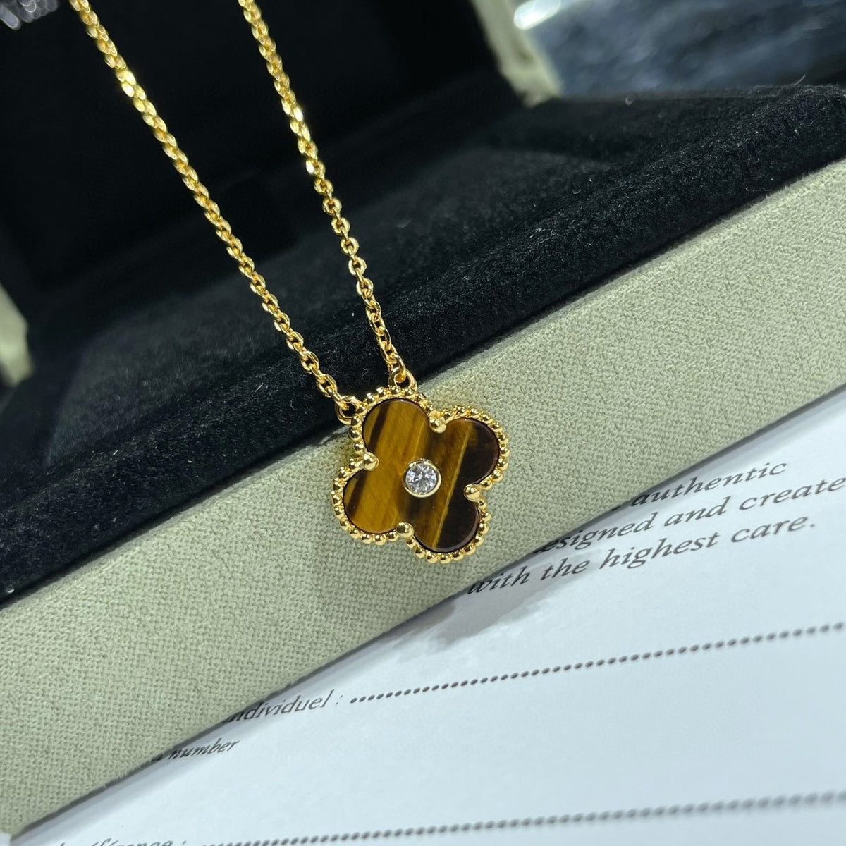 [sparkle Jewelry ]CLOVER 15MM DIAMOND AND YELLOW TIGER'S EYE AGATE necklace
