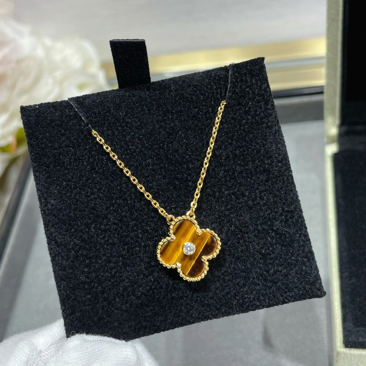 [sparkle Jewelry ]CLOVER 15MM DIAMOND AND YELLOW TIGER'S EYE AGATE necklace