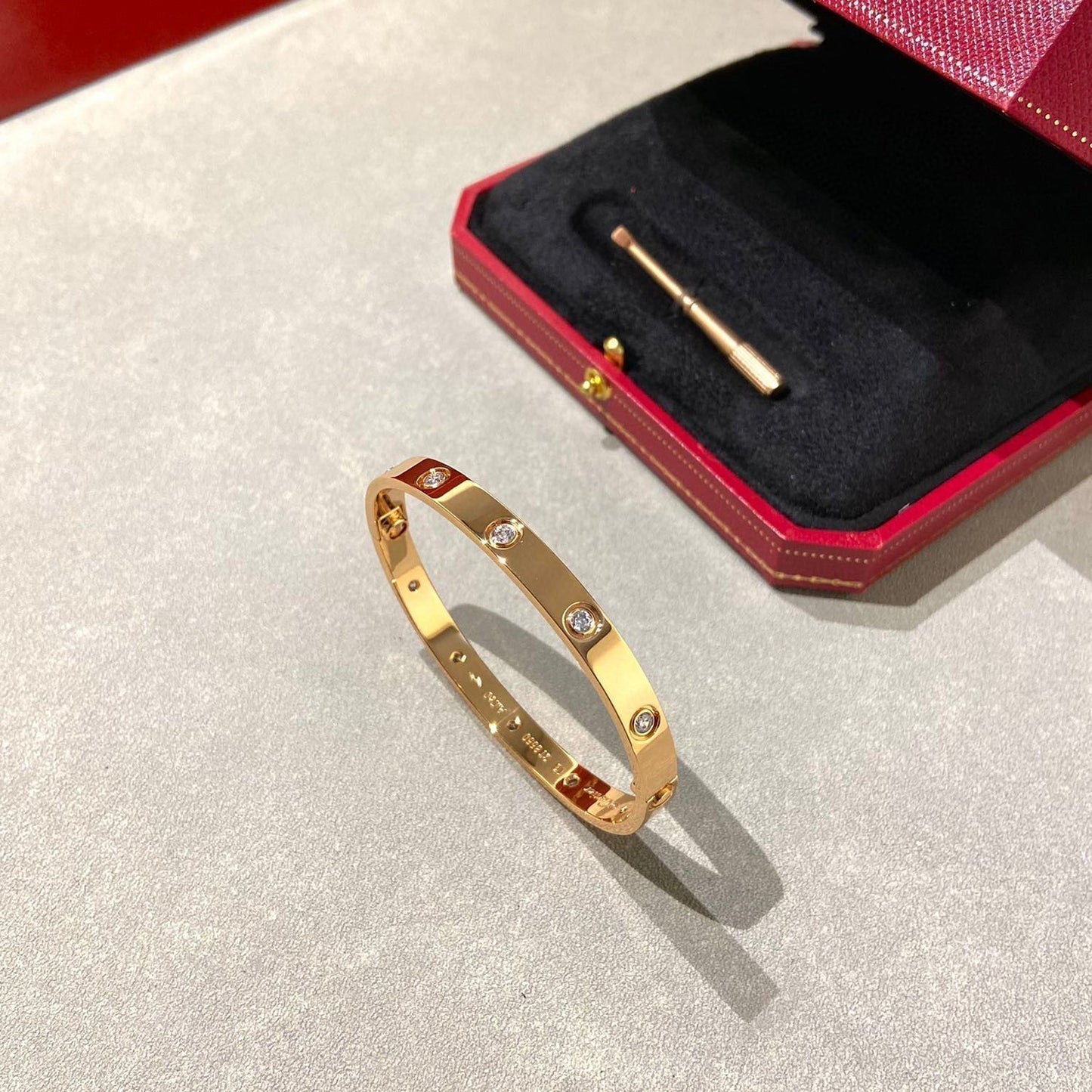 [Sparkle]KLASSISCHER 6.1MM LOVE ARMREIF - 10-DIAMANTEN