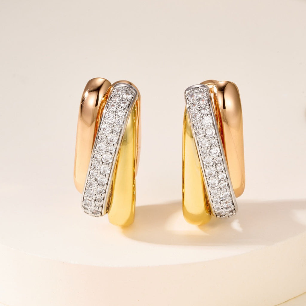 [sparkle Jewelery]TRINITY HALF DIAMOND  CUSHION EARRINGS