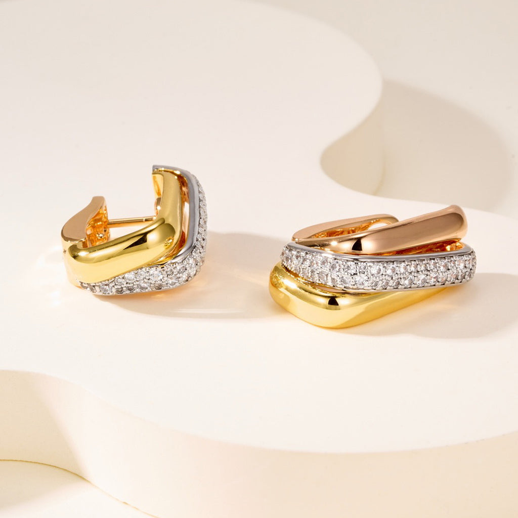 [sparkle Jewelery]TRINITY HALF DIAMOND  CUSHION EARRINGS
