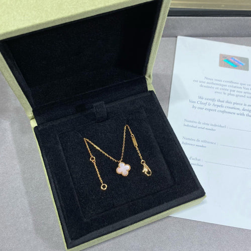 [sparkle Jewelry ]CLOVER 9.5MM PINK MOTHER OF PEARL SINGLE FLOWER NECKLACE