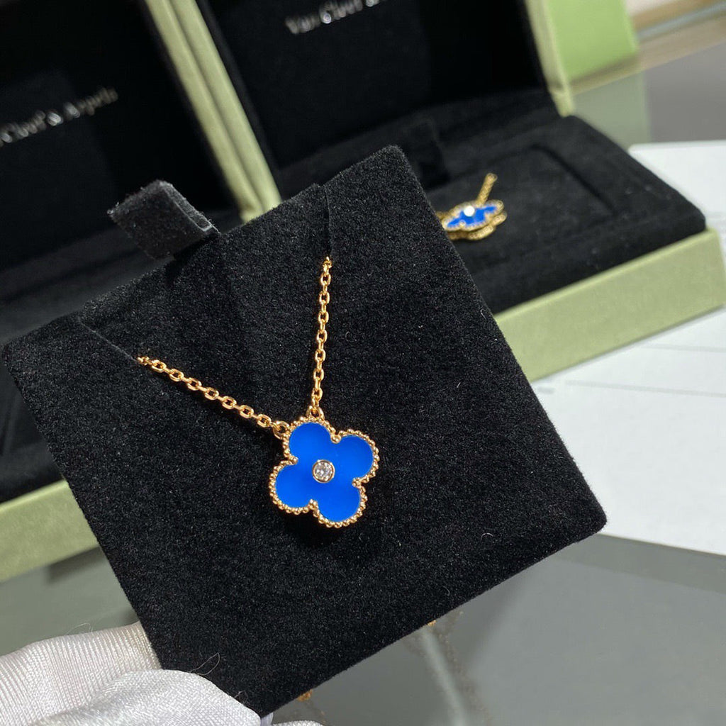 [sparkle Jewelry ]CLOVER 15MM DIAMOND AND BLUE AGATE NECKLACE