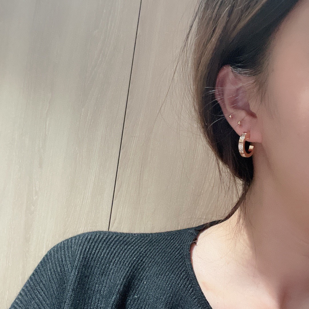 [sparkle Jewelery]LOVE 5.5MM DIAMOND PAVED EARRINGS