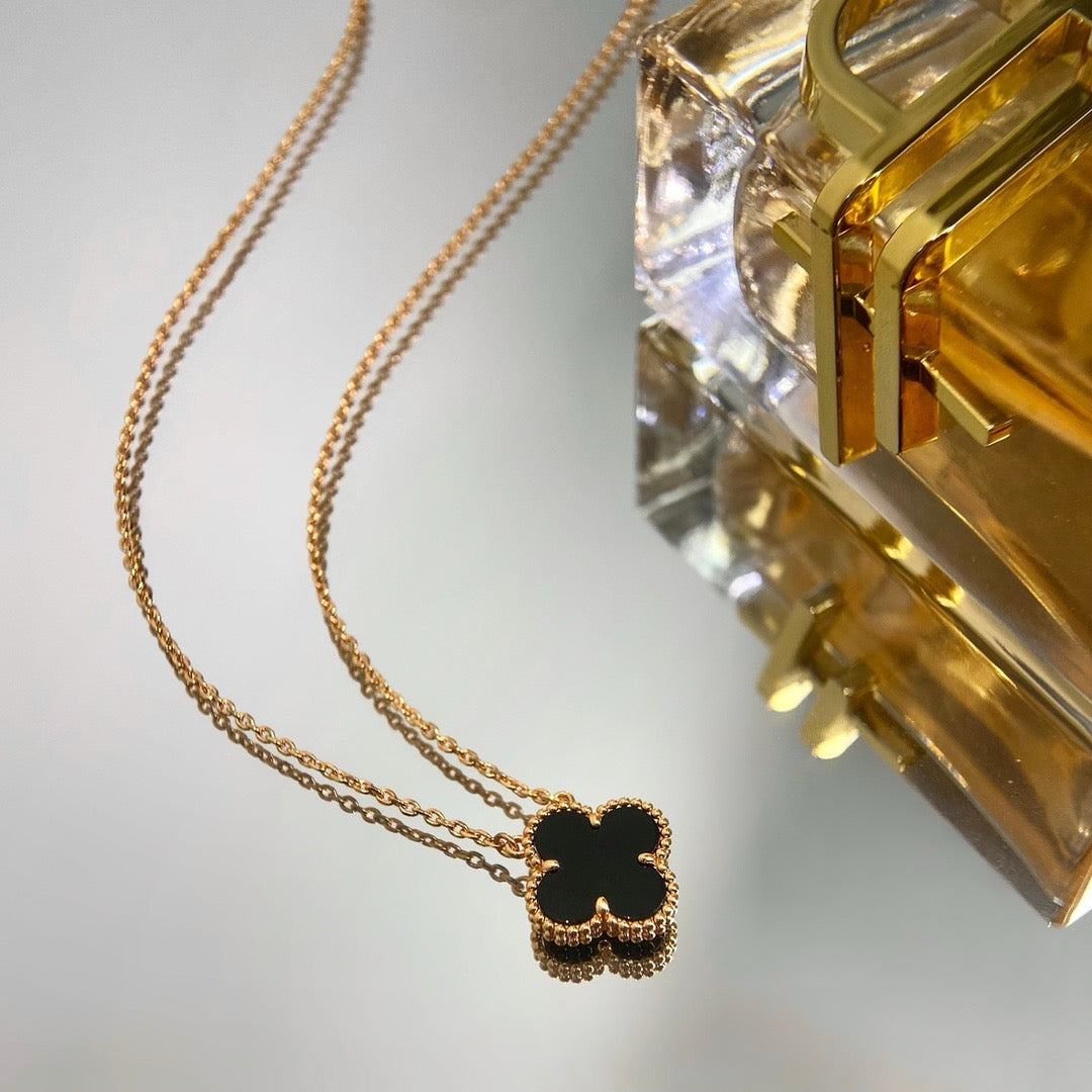 [sparkle Jewelry ]CLOVER 15MM BLACK ONYX SINGLE FLOWER NECKLACE