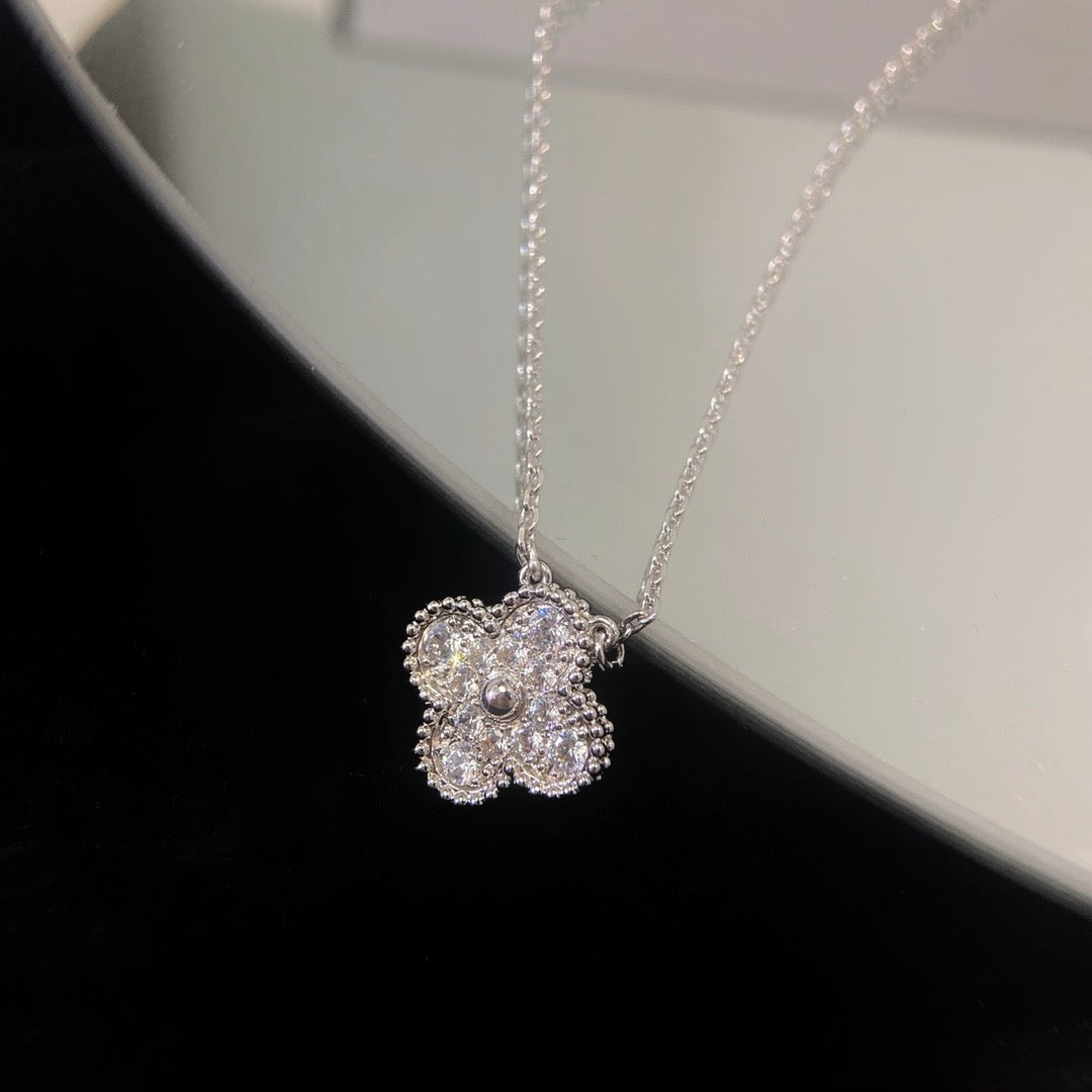 [sparkle Jewelry ]CLOVER 15MM DIAMOND SINGLE FLOWER NECKLACE