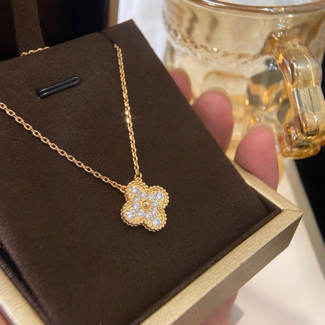 [sparkle Jewelry ]CLOVER 15MM DIAMOND SINGLE FLOWER NECKLACE