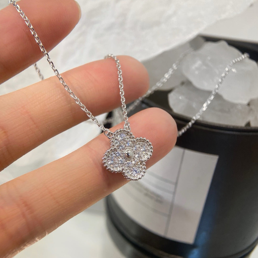 [sparkle Jewelry ]CLOVER 15MM DIAMOND SINGLE FLOWER NECKLACE