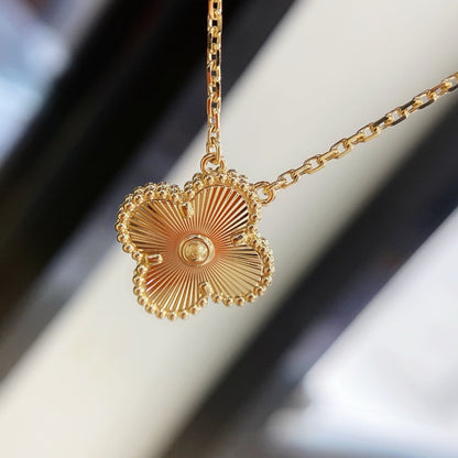 [sparkle Jewelry ]CLOVER 15MM LASER NECKLACE