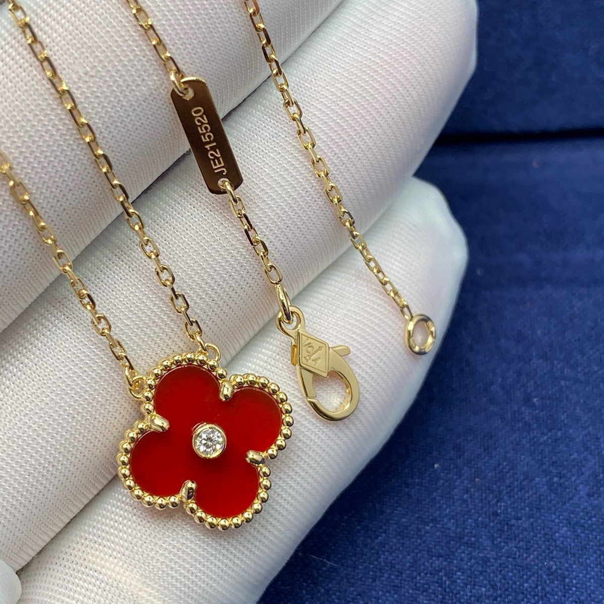 [sparkle Jewelry ]CLOVER 15MM DIAMOND CARNELIAN NECKLACE