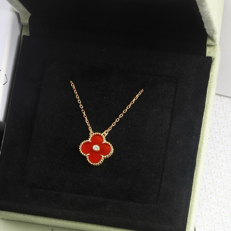 [sparkle Jewelry ]CLOVER 15MM DIAMOND CARNELIAN NECKLACE