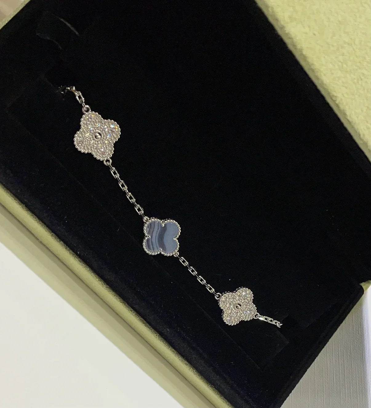 [Sparkle]LUCKY CLOVER 5-MOTIF-ARMBAND - PURPLE CHALCEDONY KOLLEKTION