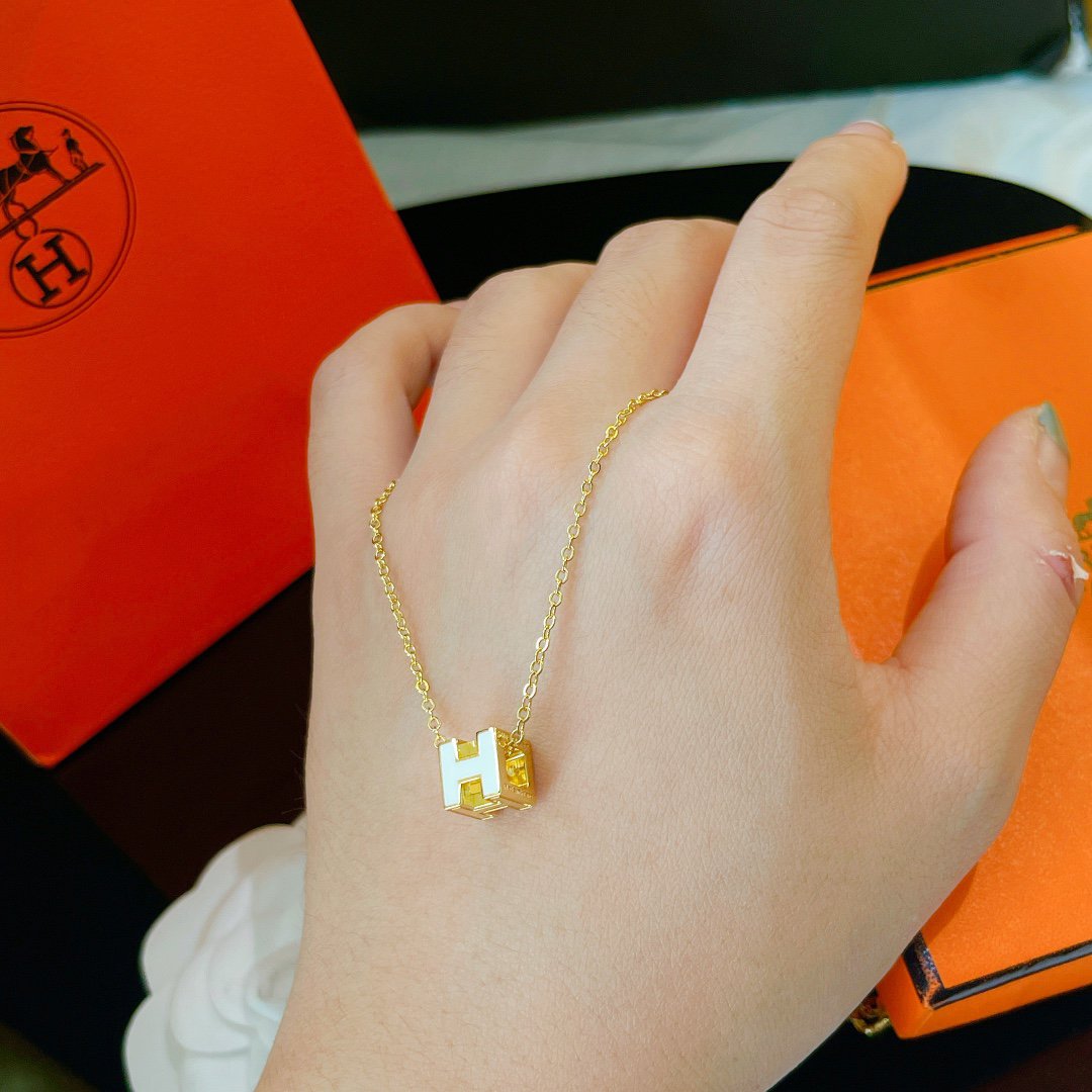 [sparkle Jewelry ]H WHITE SQUARE GOLD NECKLACE