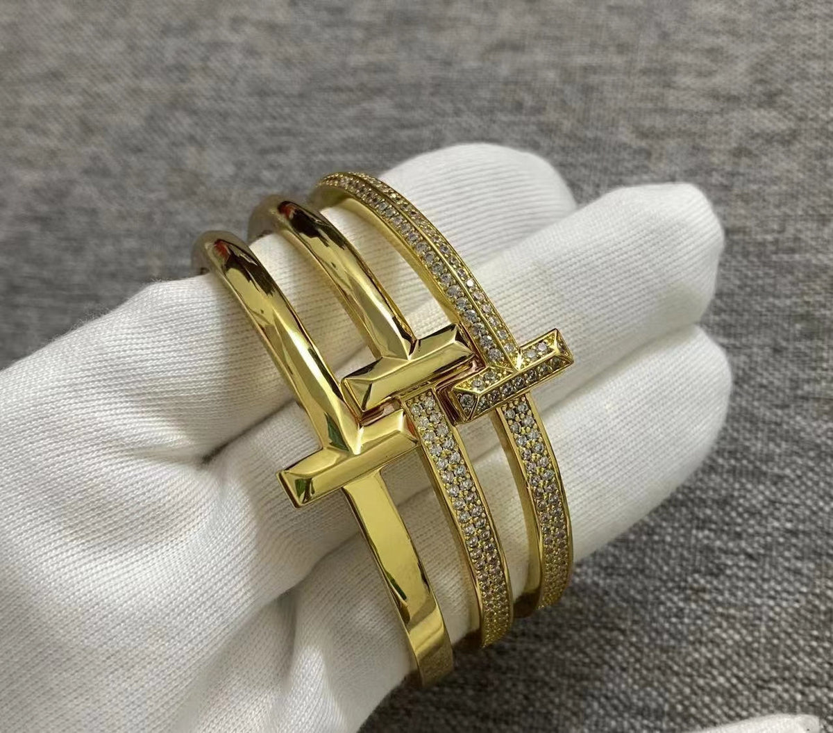 [Sparkle Jewelry]T1 WIDE HINGED BANGLE BRACELET