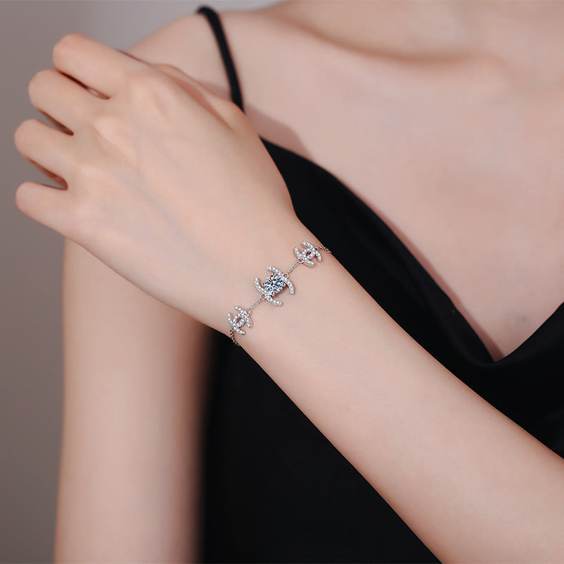 [sparkle]CLASSIC INTERLOCKING MOISSANITE BRACELET
