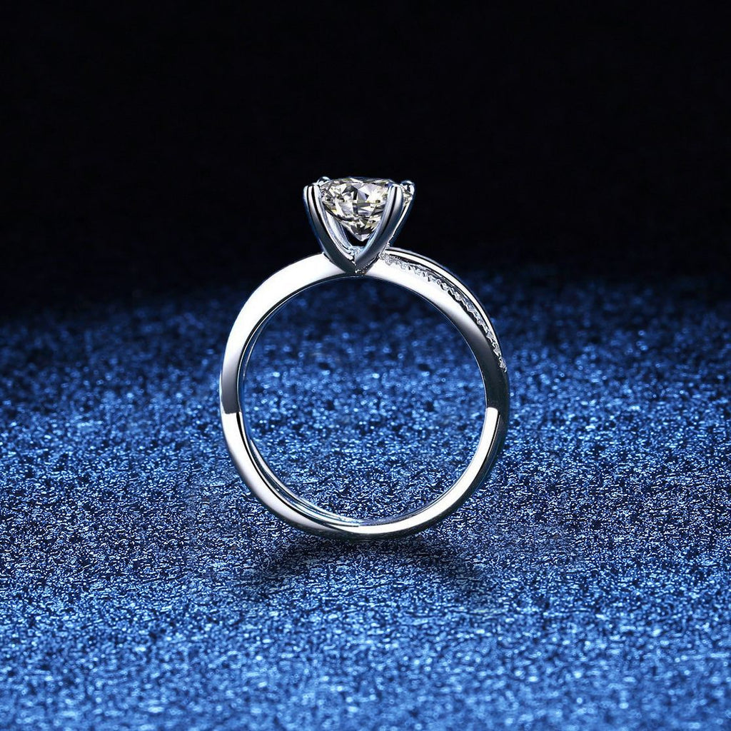 [sparkle]ELEGANT 4-PRONG CROSSOVER MOISSANITE ENGAGEMENT RING