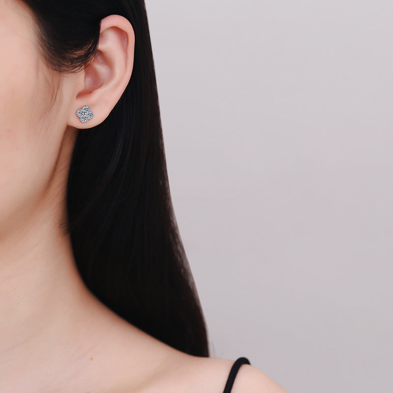 [Sparkle]ELEGANT FOUR-LEAF CLOVER MOISSANITE STUD EARRINGS
