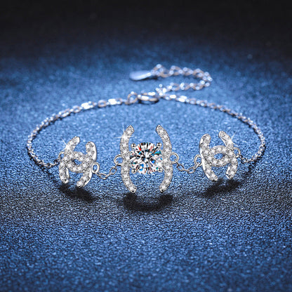 [sparkle]CLASSIC INTERLOCKING MOISSANITE BRACELET