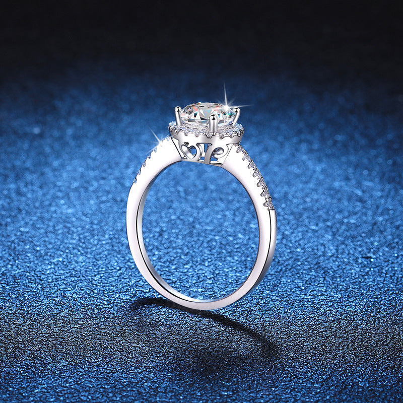 [sparkle]RADIANT ROUND HALO MOISSANITE ENGAGEMENT RING