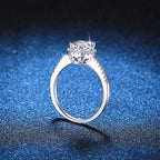 [sparkle]RADIANT ROUND HALO MOISSANITE ENGAGEMENT RING