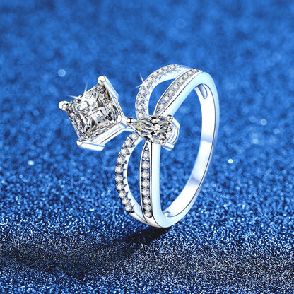 [sparkle]ELEGANT DOUBLE-TWISTED MOISSANITE RING