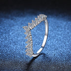 [sparkle]ELEGANT V-SHAPED CHEVRON MOISSANITE RING