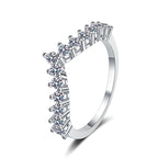 [sparkle]ELEGANT V-SHAPED CHEVRON MOISSANITE RING