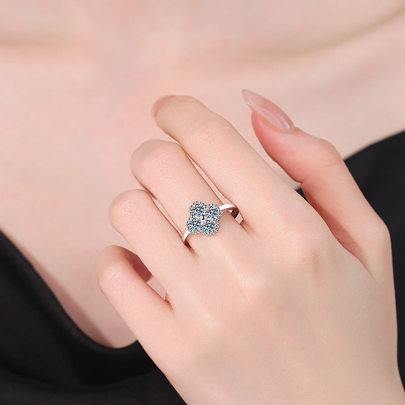 [sparkle]ELEGANT FOUR-LEAF CLOVER MOISSANITE RING