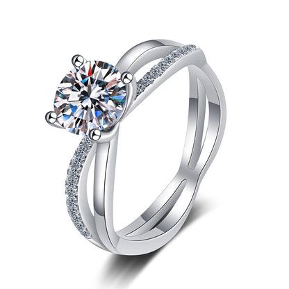 [sparkle]ELEGANT 4-PRONG CROSSOVER MOISSANITE ENGAGEMENT RING