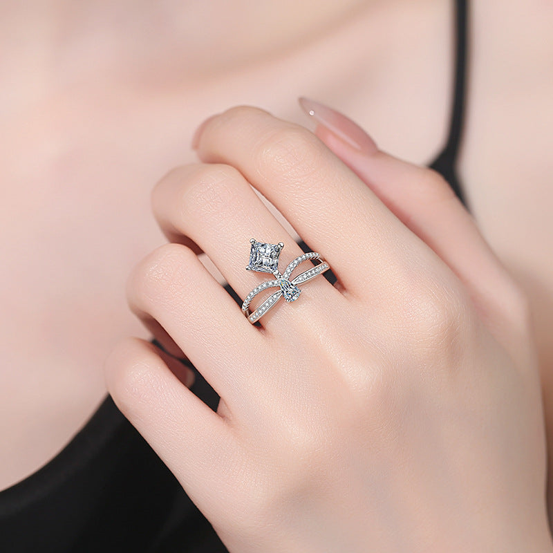 [sparkle]ELEGANT DOUBLE-TWISTED MOISSANITE RING