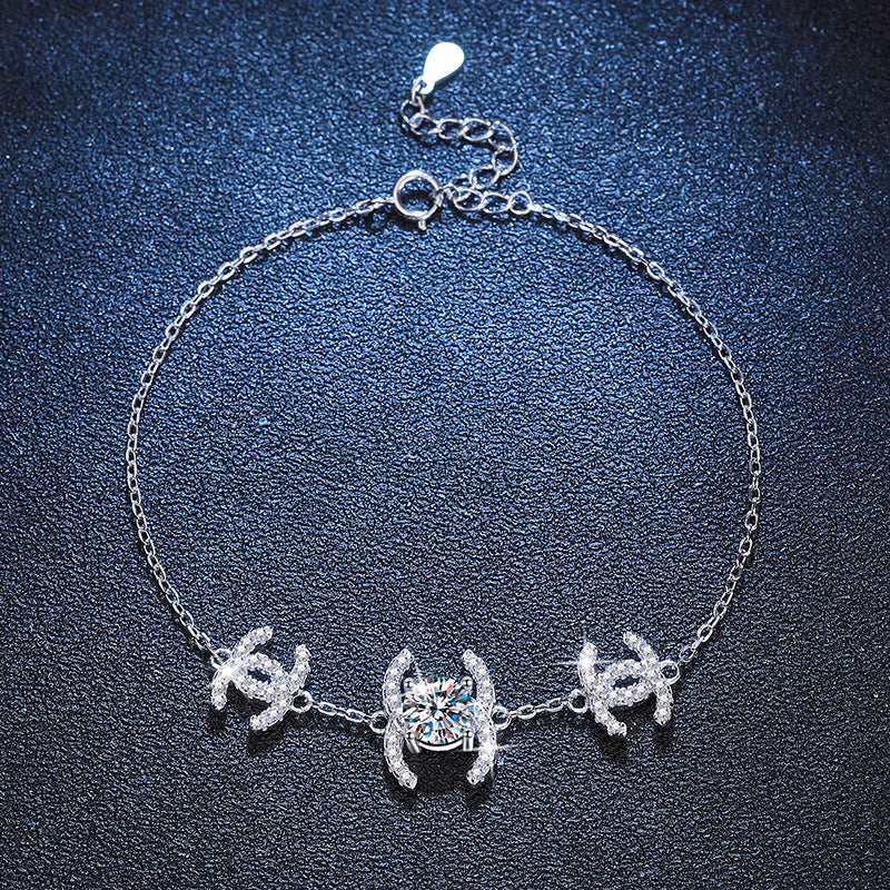 [sparkle]CLASSIC INTERLOCKING MOISSANITE BRACELET