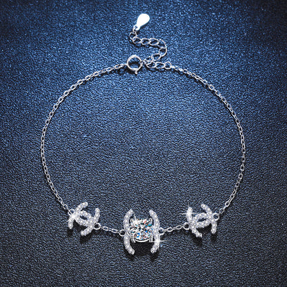 [sparkle]CLASSIC INTERLOCKING MOISSANITE BRACELET