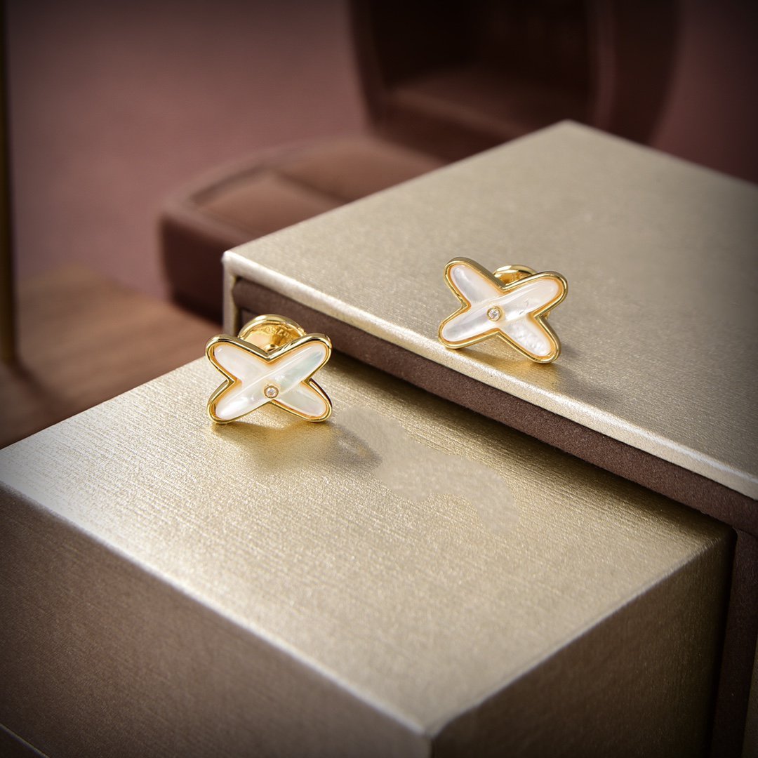 [sparkle Jewelry ]JEUX DE WHITE MOP GOLD DIAMOND EARRINGS