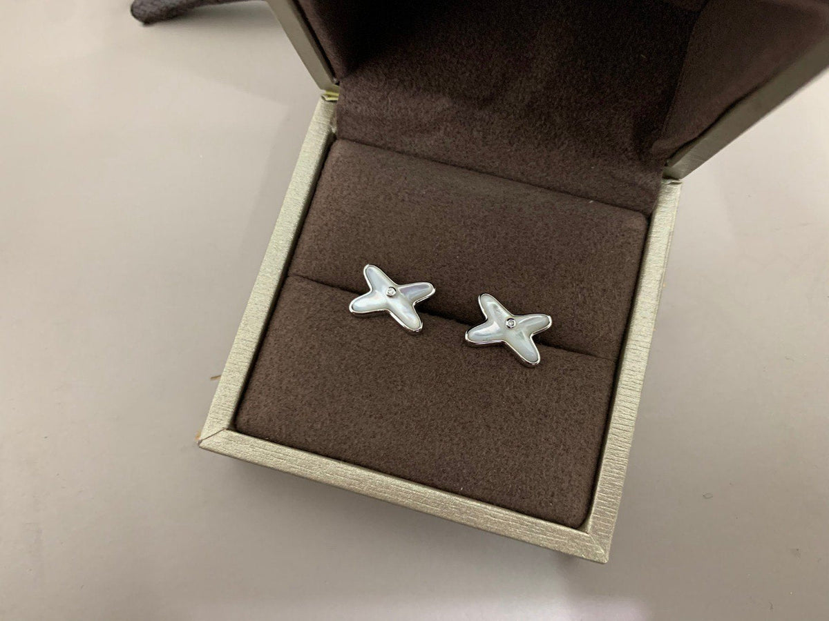 [sparkle Jewelry ]JEUX DE WHITE MOP SILVER DIAMOND EARRINGS