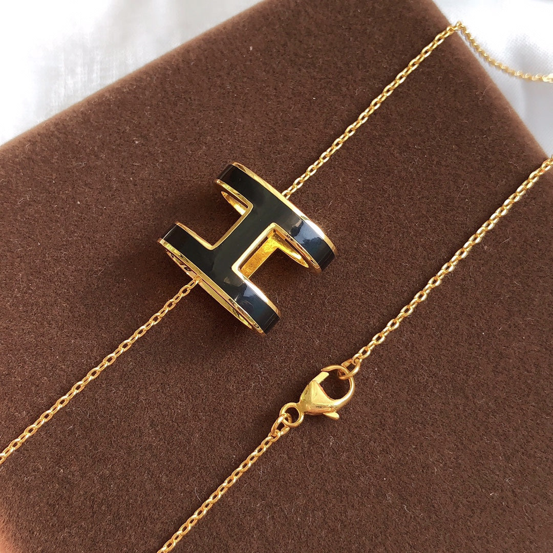 [sparkle Jewelry ]HM CLIC BLACK ENAMEL GOLD NECKLACE
