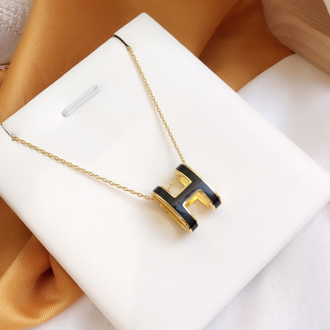 [sparkle Jewelry ]HM CLIC BLACK ENAMEL GOLD NECKLACE