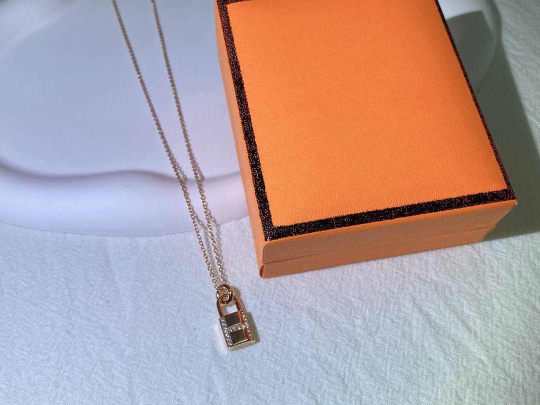 [sparkle Jewelry ]HM ADVANCED NICHE LOCK HEAD NECKLACE DIAMONDS