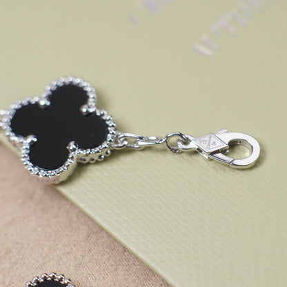 [Sparkle]GLÜCKSKLEE-ARMREIF MIT 5 MOTIVEN – KOLLEKTION SCHWARZES ONYX