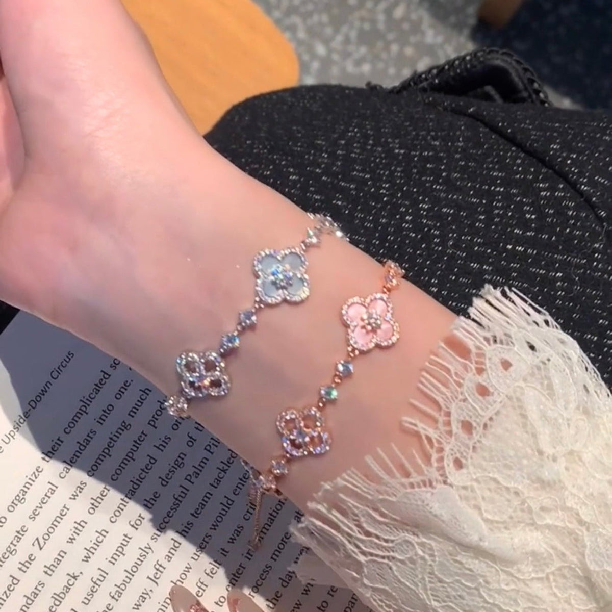 [sparkle Jewelry ]CLOVER 5 MOTIF PINK BLUE RED WHITE BRACELET