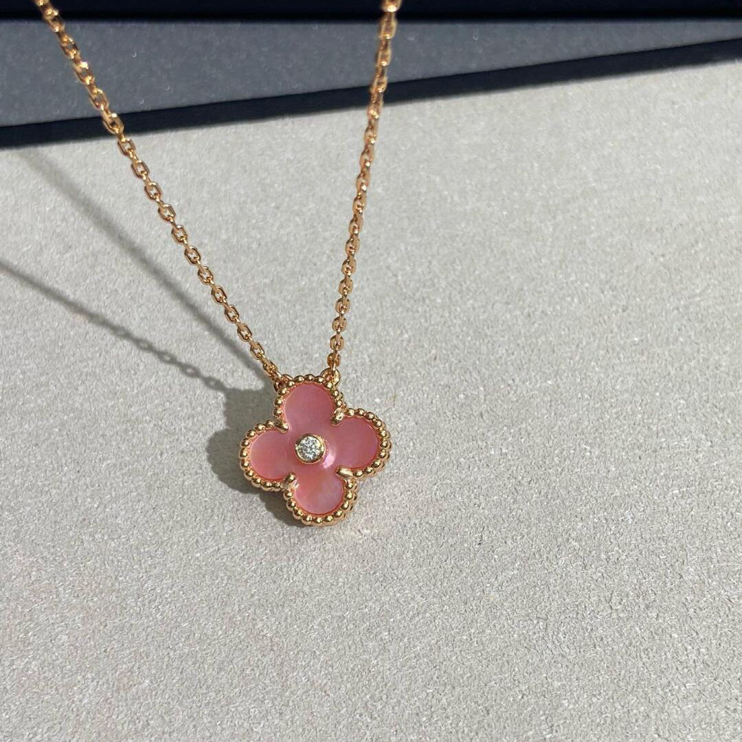 [sparkle Jewelry ]CLOVER 15MM DIAMOND PINK MOP NECKLACE