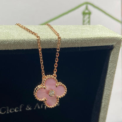 [sparkle Jewelry ]CLOVER 15MM DIAMOND PINK MOP NECKLACE