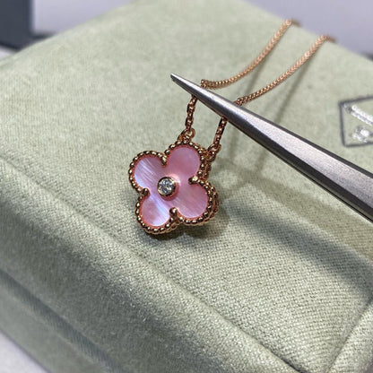 [sparkle Jewelry ]CLOVER 15MM DIAMOND PINK MOP NECKLACE