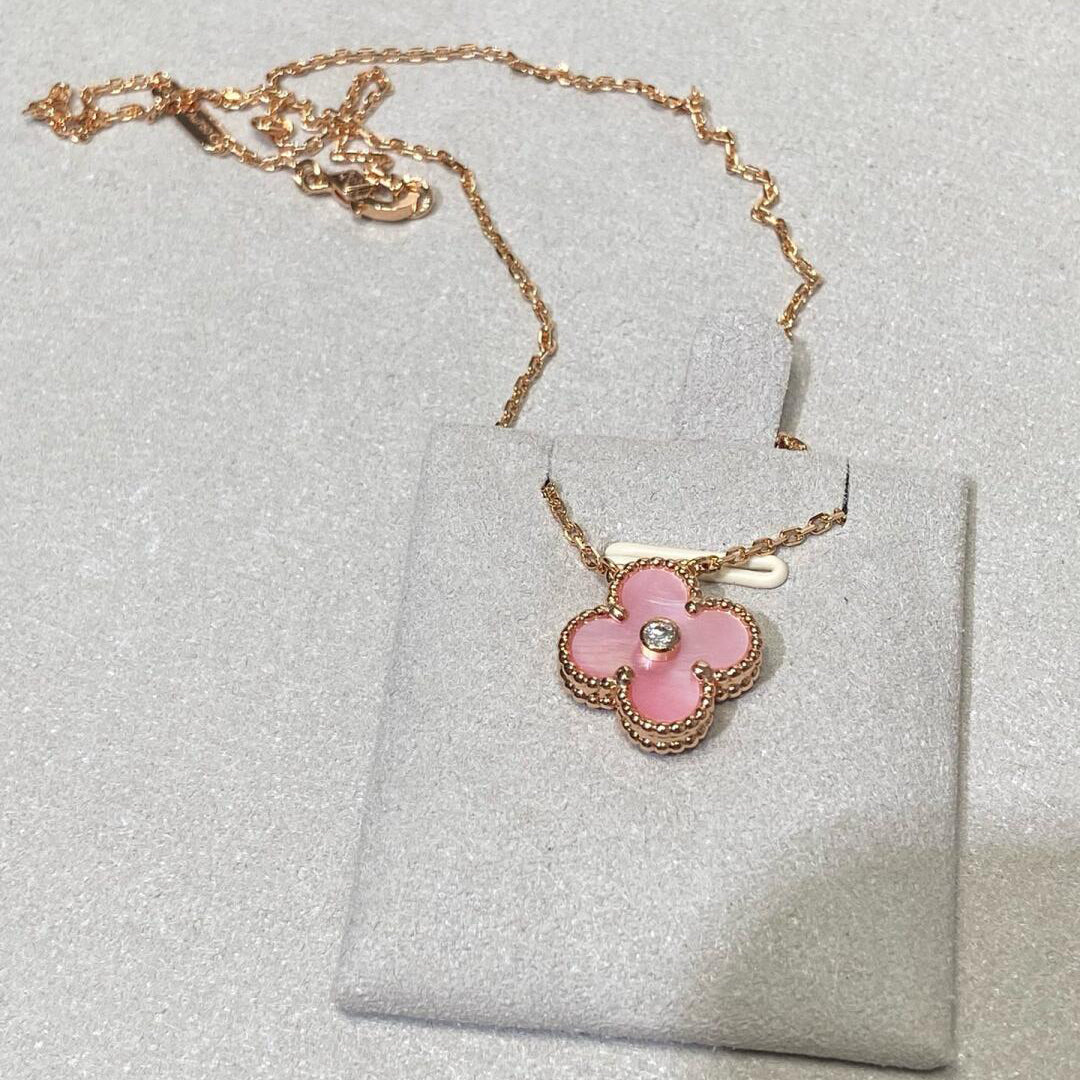 [sparkle Jewelry ]CLOVER 15MM DIAMOND PINK MOP NECKLACE