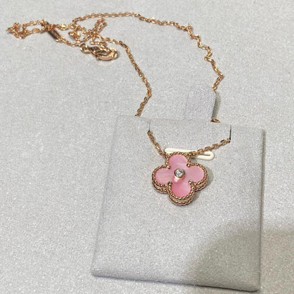 [sparkle Jewelry ]CLOVER 15MM DIAMOND PINK MOP NECKLACE