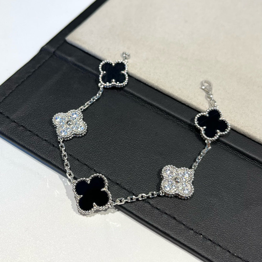 [Sparkle]GLÜCKSKLEE-ARMREIF MIT 5 MOTIVEN – KOLLEKTION SCHWARZES ONYX